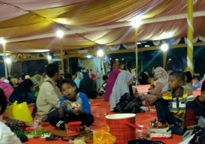Buka bersama di masjid Namira