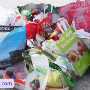 6 Cara Efektif Mengurangi Sampah Plastik Rumah Tangga