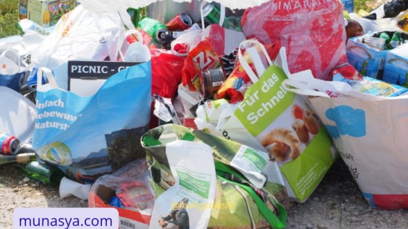 6 Cara Efektif Mengurangi Sampah Plastik Rumah Tangga 